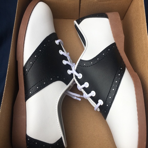 Predictions Shoes - ✨LAST PAIR✨ Awesome Saddle Shoes